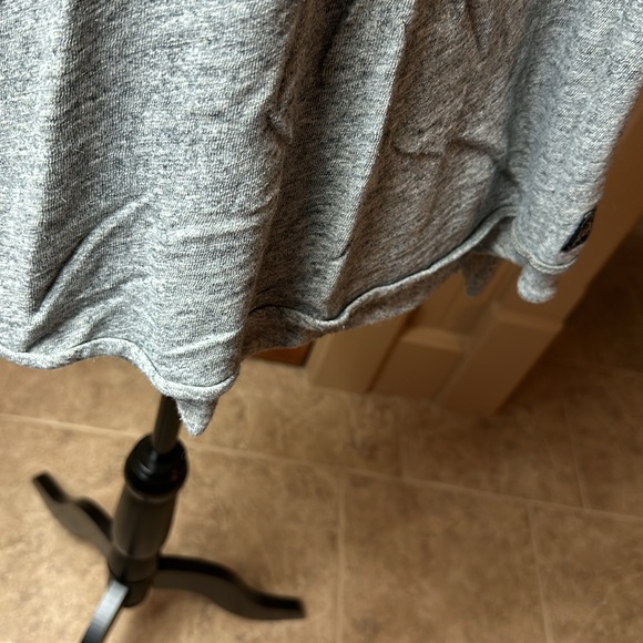 LUCKY Brand Grey Henley w/buttons - L - Picture 6 of 7